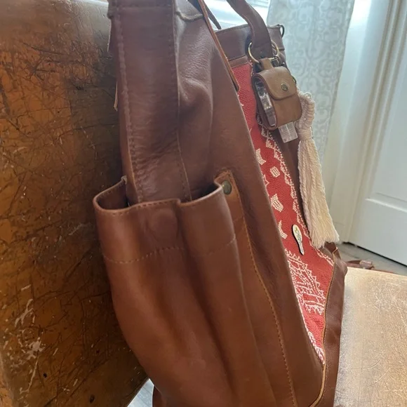 Nena & Co. Full TPB Rose Womanhood - Picture 4 of 8